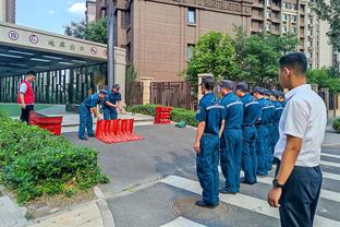 苏亚雷斯本场数据：2次射正送出1个助攻，评分7.1